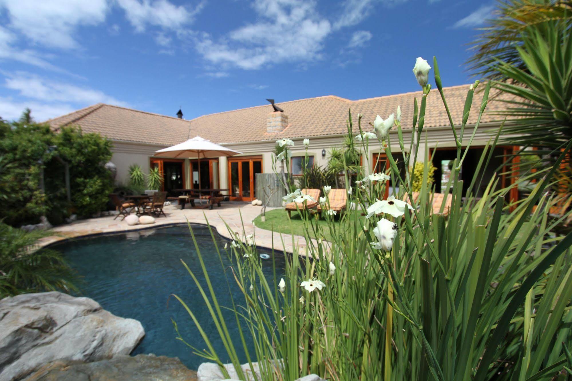 Villachad Guesthouse Kleinmond ภายนอก รูปภาพ